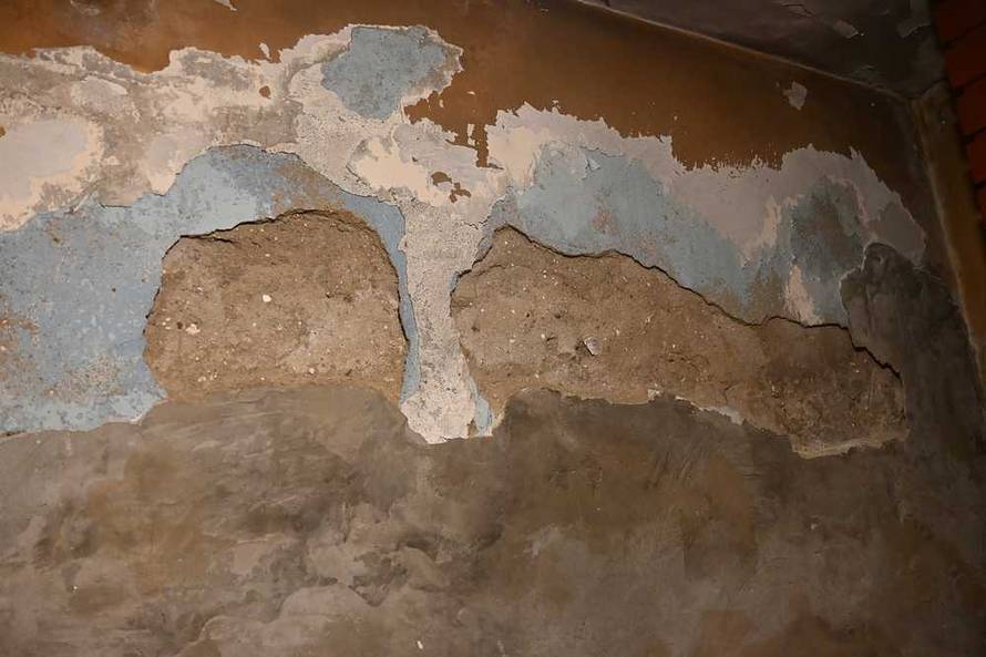 FOTO Poplava pogodila okolicu Ploča: 'Htio sam otići na WC pa sam iz kreveta završio u vodi'