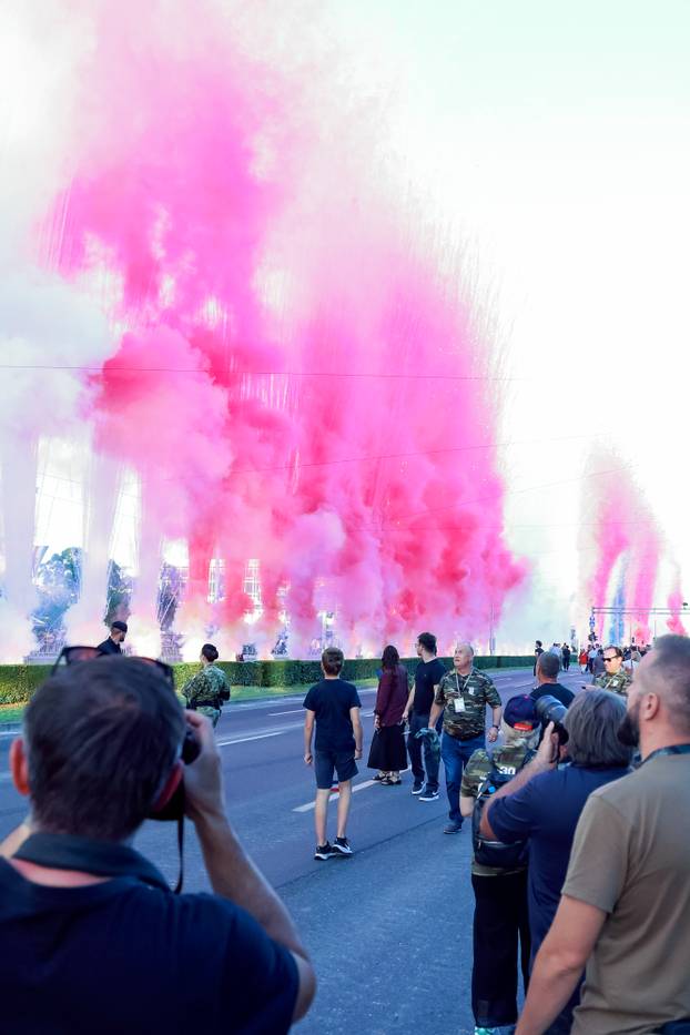 Zagreb: Vojni mimohod završio uz veličanstveni pirotehnički šou