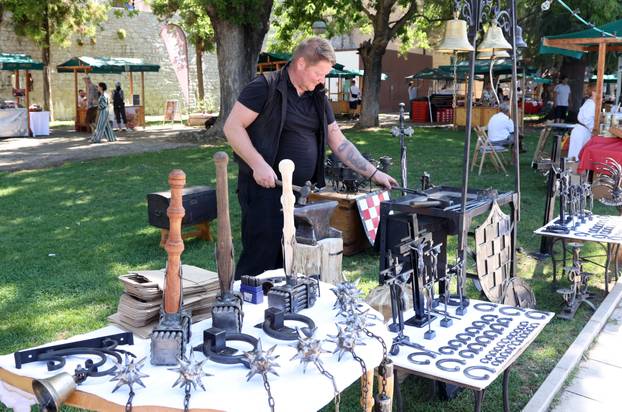 Šibenik: Zadnje pripreme prije sutrašnjeg otvorenja 16. Srednjovjekovnog sajma