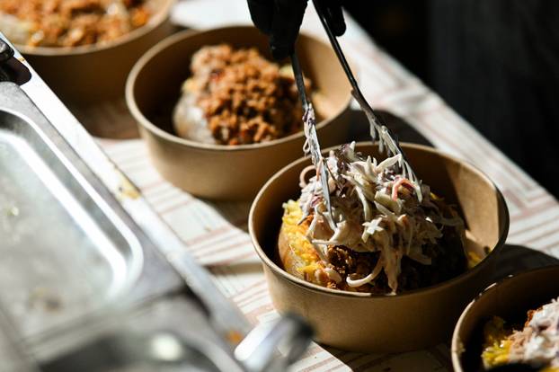 Zagreb: PLACe market na tržnici Dolac posjetili brojni Zagrepčani