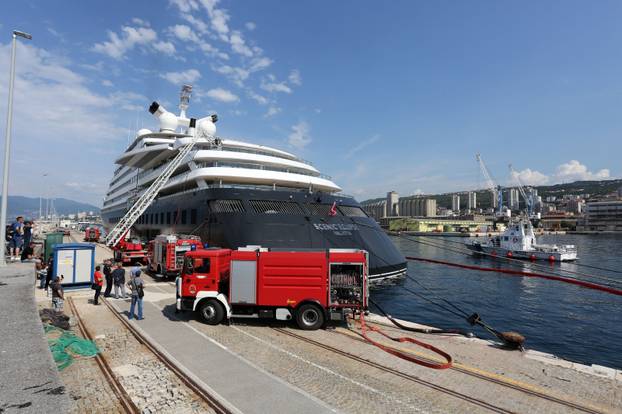 Rijeka: JVP Grada Rijeke održala vatrogasnu vježbu na polarnom kruzeru Scenic Eclipse