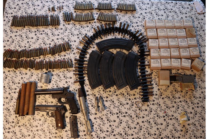 FOTO Četvorka kod Koprivnice uzgajala marihuanu, uhitili ih. Pronašli i kalašnjikov, pištolje...