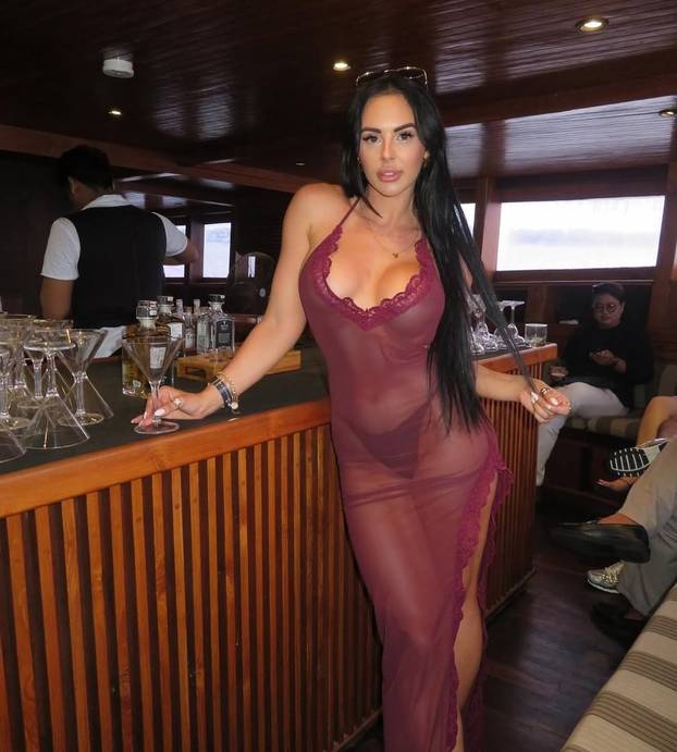 Najzgodnija čuvarica u zatvoru: 'Žene zatvorenika su me mrzile, a sada zarađujem dvostruko'