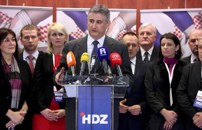Pravila za HDZ-ovce: Žene u politici ne smiju nositi štikle!