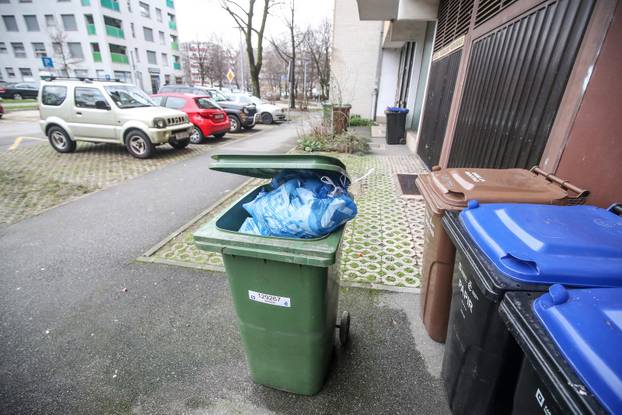 Zagrebačko naselje Savica zatrpano smećem