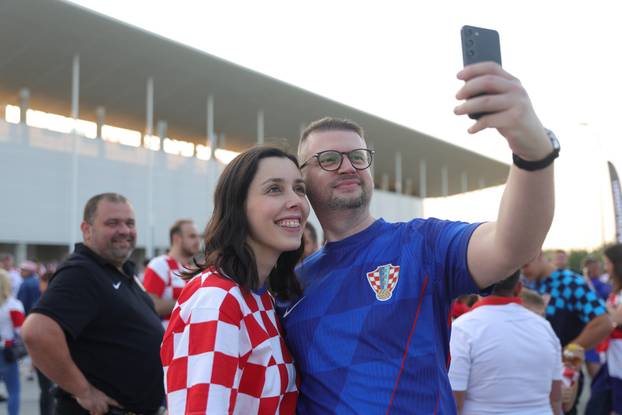 Osijek: Atmosfera prije početka utakmice Hrvatska - Češka