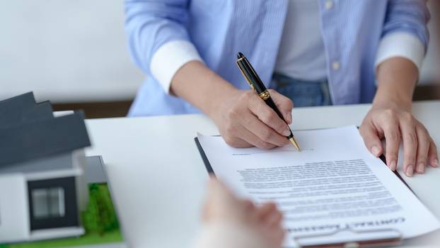 Real,Estate,Agent,Offer,Example,Of,Home,Sale,,Model,Home,