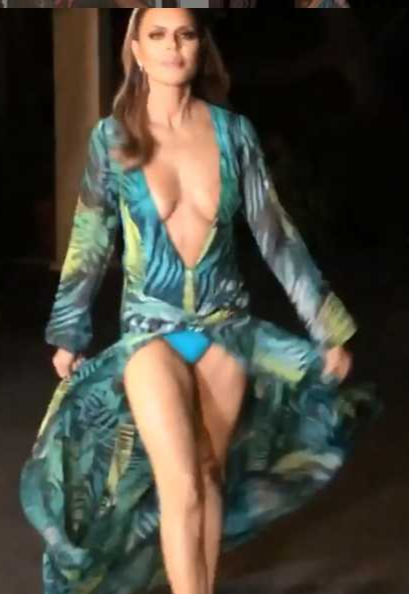 Rinna odjenula  haljinu po uzoru na J.Lo pa joj 'provirile' gaćice