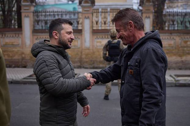 Sean Penn Gifts Oscar To Ukraine While Meeting President Zelensky In Kyiv