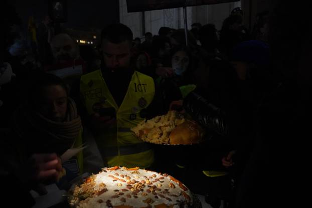 Beograd: Studenti u blokadi organizirali su ispred zgrade Rektorata skup pod nazivom "Znanje je moć"