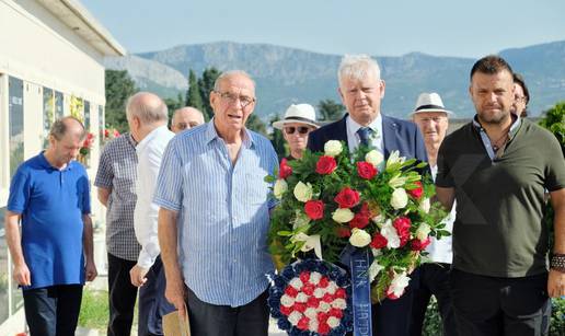 Legendarni Vlado Beara dobio vlastitu vitrinu na Poljudu...