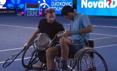 Veliki igrač, ali i čovjek: Novak sjeo u kolica i oduševio svijet...