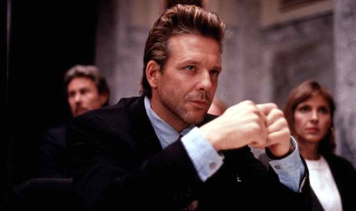FOTO Mickey Rourke svoj izgled uništio je brojnim operacijama, ovako se mijenjao kroz godine