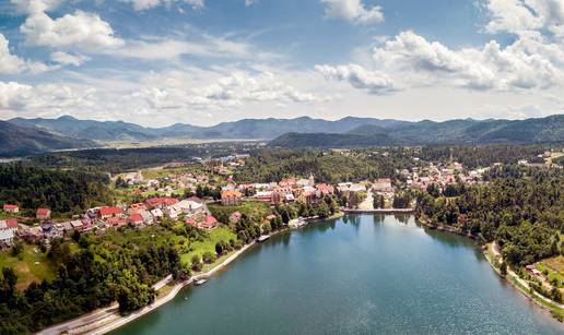 Općina Fužine ovog ljeta pomiče granice uživanja: Film, glazba i sport u srcu Gorskog kotara