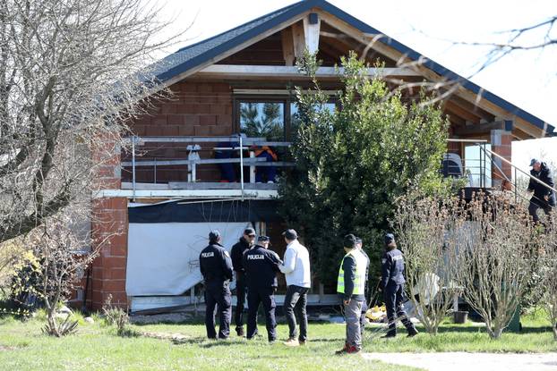 Rušenje bespravnih objekata na području Umaga