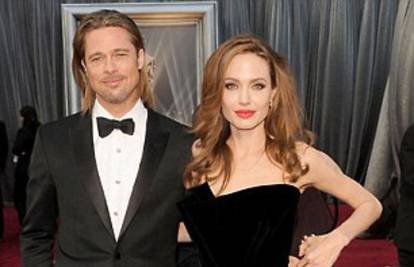 Brad Pitt i Angelina Jolie zbog smrada su pobjegli iz kuće