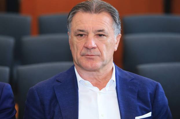 Osijek: Luka Modri? svjedo?io na su?enju bra?i Mami? i ostalima