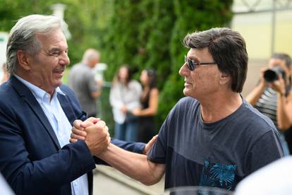 FOTO Davor Radolfi predstavio novi album: Zapjevao s kćeri Leom, a stigli Bebek i Lokin