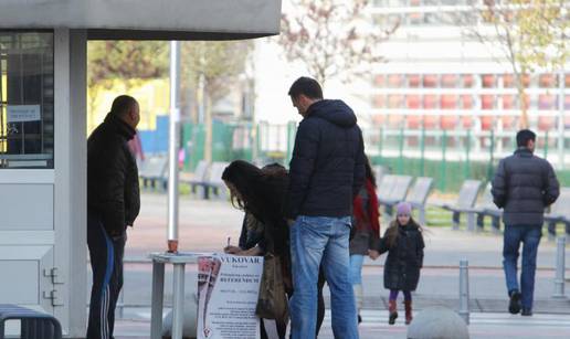 Stožer tvrdi kako imaju dosta potpisa za referendum o ćirilici