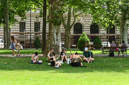 Zagreb: Visoke temperature ispraznile centar grada