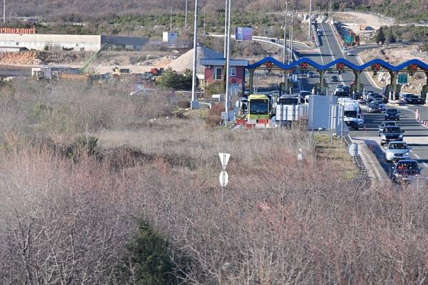 FOTO Prometni kolaps u Splitu zbog Jadranskog derbija: 'Ljudi žugaju da neće stići na stadion'