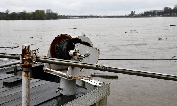 Slavonski Brod: Zbog obilnih kiša naglo raste vodostaj Save