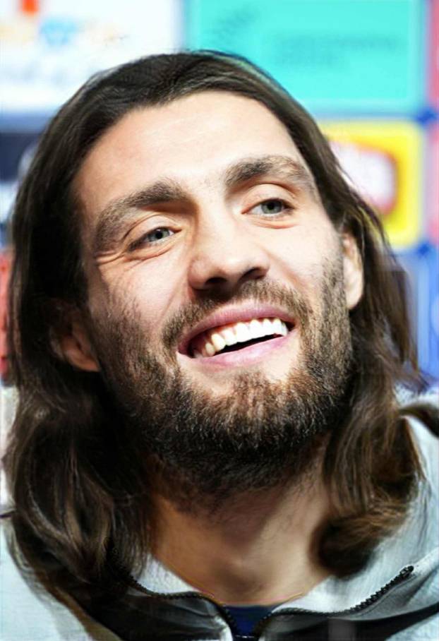 Pogledajte Gvardiola i 'vatrene' s legendarnim fudbalerkama!