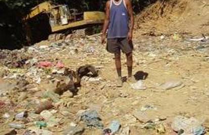 BiH: Romi su na smetlištu pronašli leš novorođenčeta