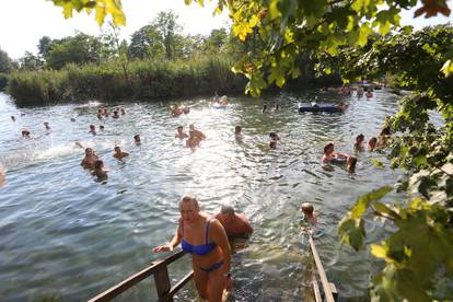 Mrežnica je prepuna kupača iz Zagreba, Karlovca i Duge Rese