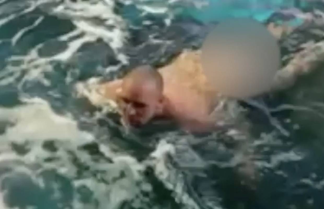 Muškarac (38) skočio potpuno gol u bazen s morskim psima