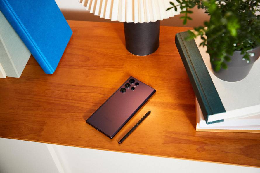 Najnoviji Samsung Galaxy S22 Ultra s odličnim značajkama kamere i produktivnosti