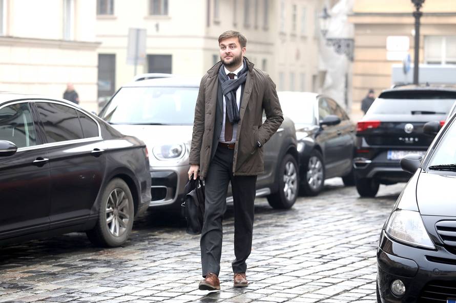 Zagreb: Ministri dolaze u Banske dvore