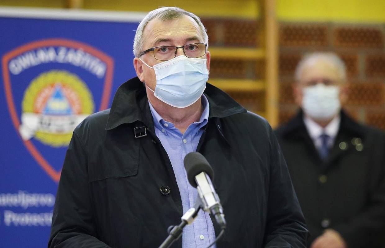 Preporuka ECDC-a je da se i brzi antigenski testovi ubrajaju u statistiku, mi to dalje ne radimo