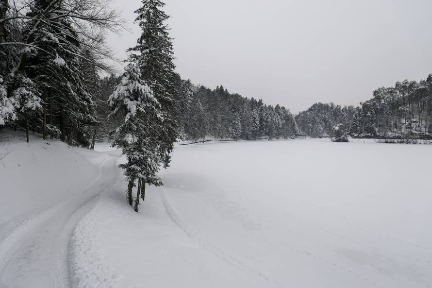 Trakošćan: Zaleđeno jezero Trakošćan stvara magičnu zimsku sliku