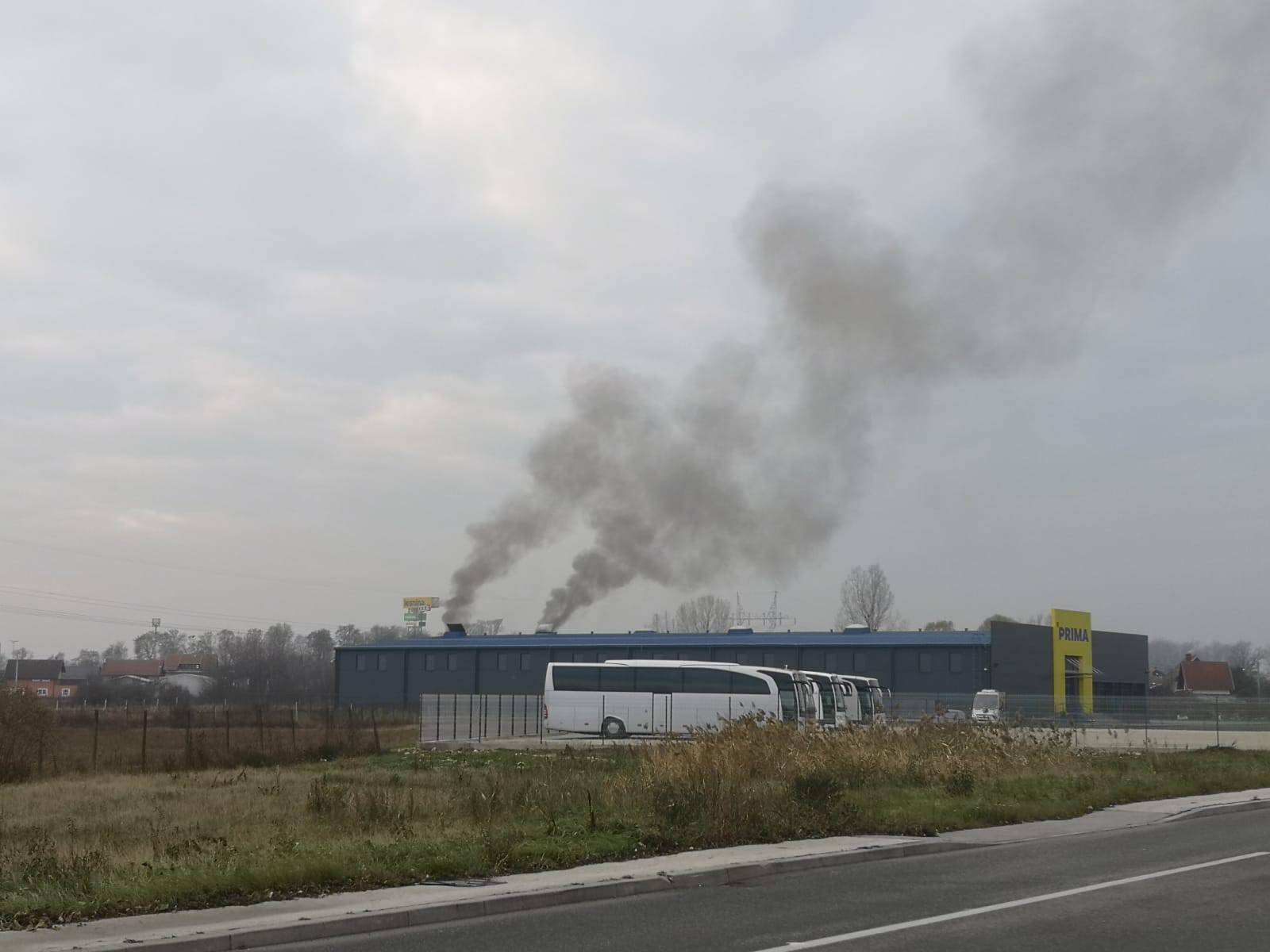 Gori 'Prima'  u Zagrebu: Požar će gasiti sve do kasno navečer