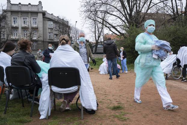 Zagreb: Nakon potresa evakuirani pacijenti i medicinsko osoblje dječje bolnice u Klaićevoj 