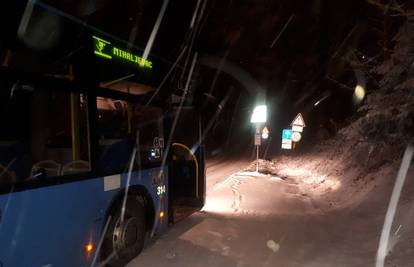 Nisu očistili cestu: Bus se nije mogao spustiti sa Sljemena