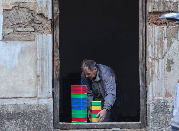 Petrinja: Obitelj spa&scaron;ava stvari iz radione, kako bi mogli pre&zcaron;ivjeti