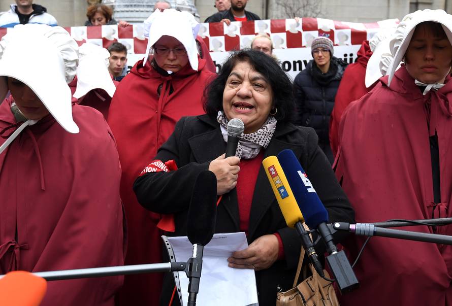 Prosvjed u Zagrebu: 'Sluškinje' ustale za zaštitu ženskih prava