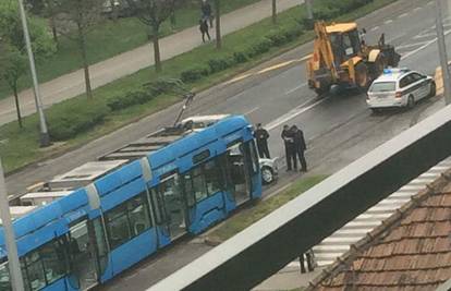 Loš dan za tramvaje:  U dvije nesreće sudarili se s dva auta