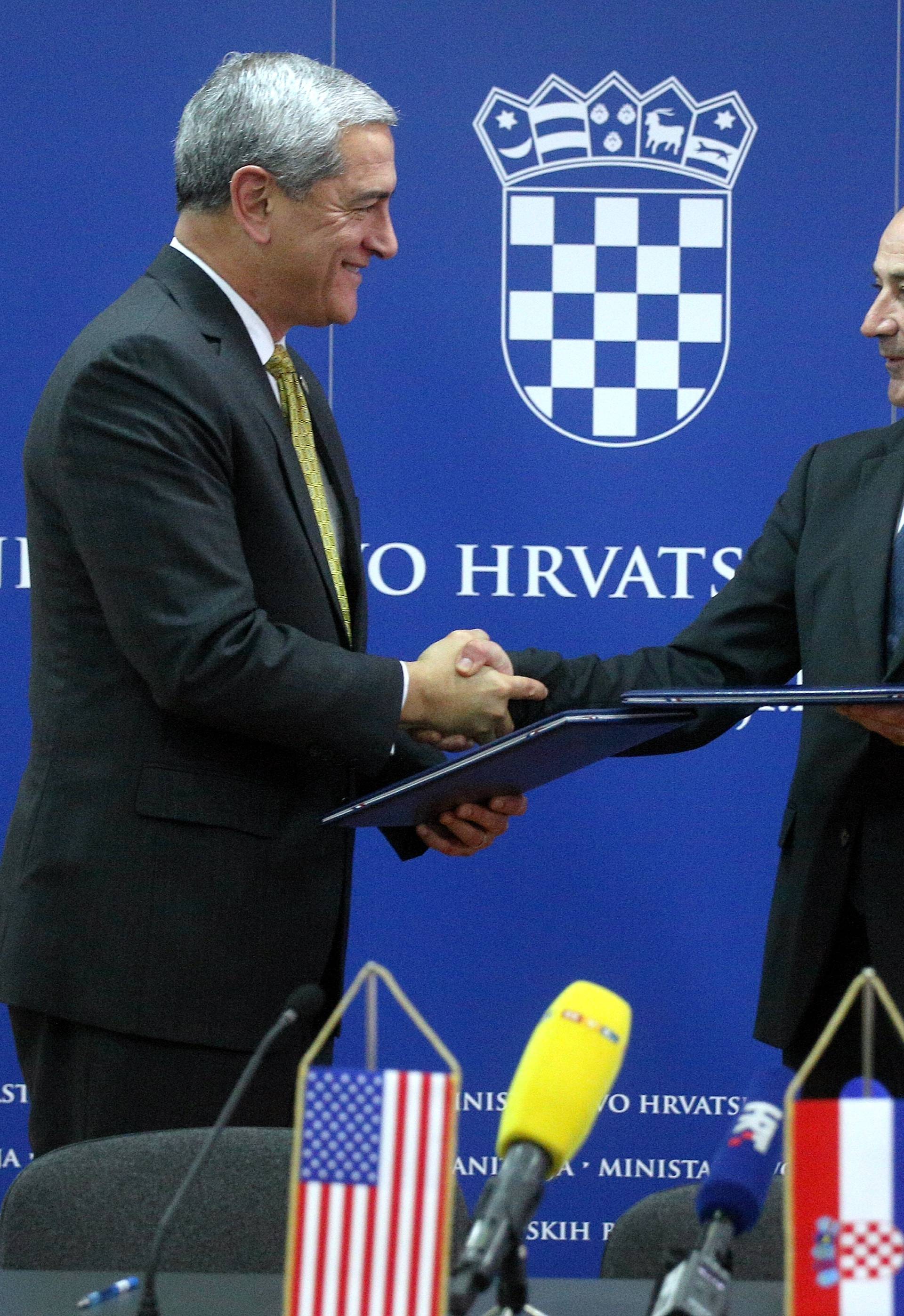 Zagreb: Potpisan memorandum o suradnji Hrvatske i SAD o nestalima u 2. Svjetskom ratu