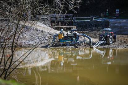 FOTO Ovako izgleda jezero kod dvorca Trakošćan: Obilna kiša ga napunila pa su stali radovi