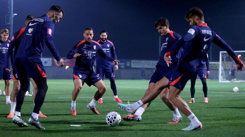 FOTO Vatreni 'lete' na treningu, uvježbava se nova formacija...