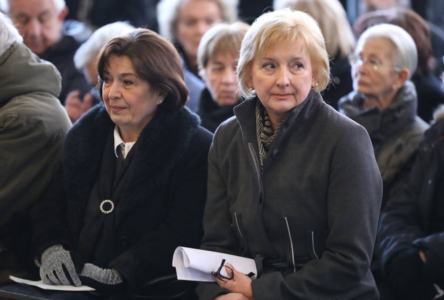 Milana Sijerkovića ispratili su uz pjesmu 'Tamo da putujem'