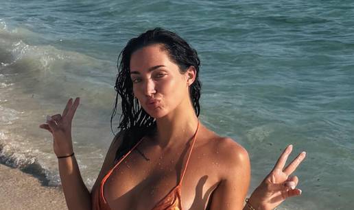 FOTO Laura Prgomet pokazala guzu u tangicama i novu ljubav