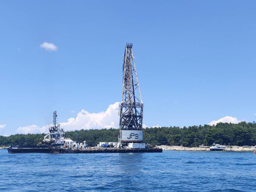 FOTO Vlasnik nasukane jahte na Krku je slovenski poduzetnik osuđen na dvije godine zatvora