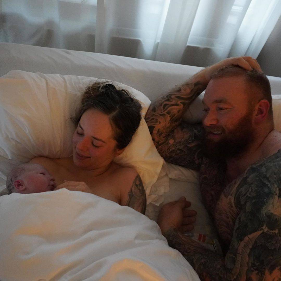 Ponosni Thor je postao tata: Supruga Kelsey rodila je sina