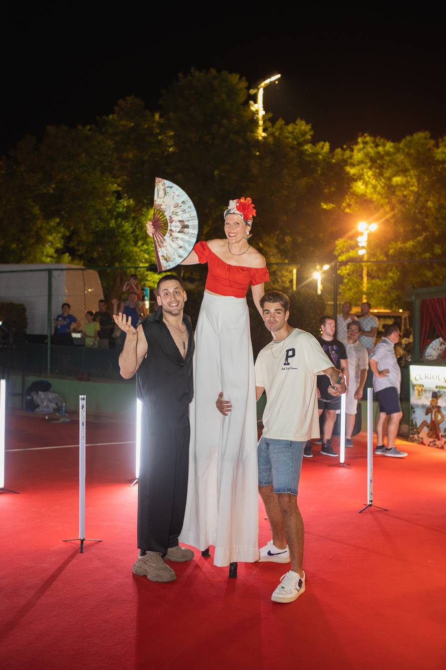 Koreograf i influencer Luciano Plazibat i njegovi Splićani su uživali u 'balunu' na vrući zrak