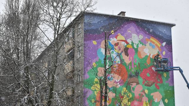 Volovčica dobila novo, šareno ruho: Ekipa Graffiti na Gradele oslikala je još jednu zgradu