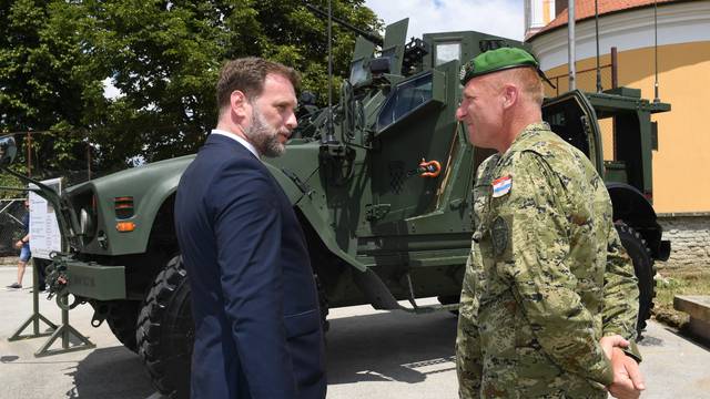 Ministar Banožić na Danu hrvatskih branitelja Općine Jarmina